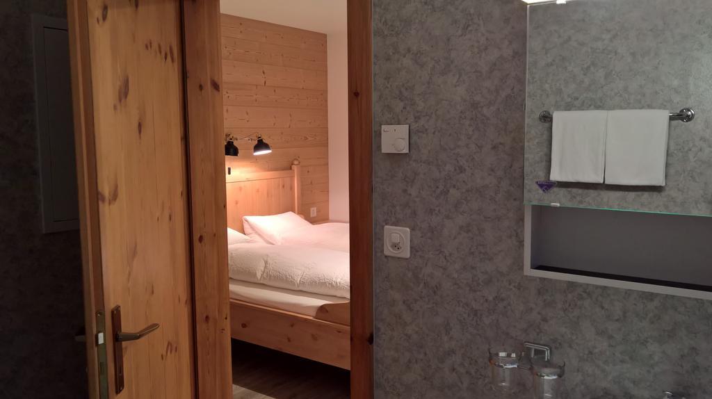 B&B Chasa Arfusch Ardez Zewnętrze zdjęcie